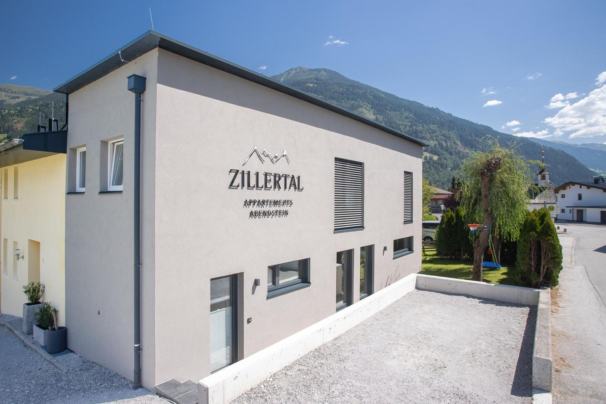Zillertal Appartements Fuegen Exterior photo
